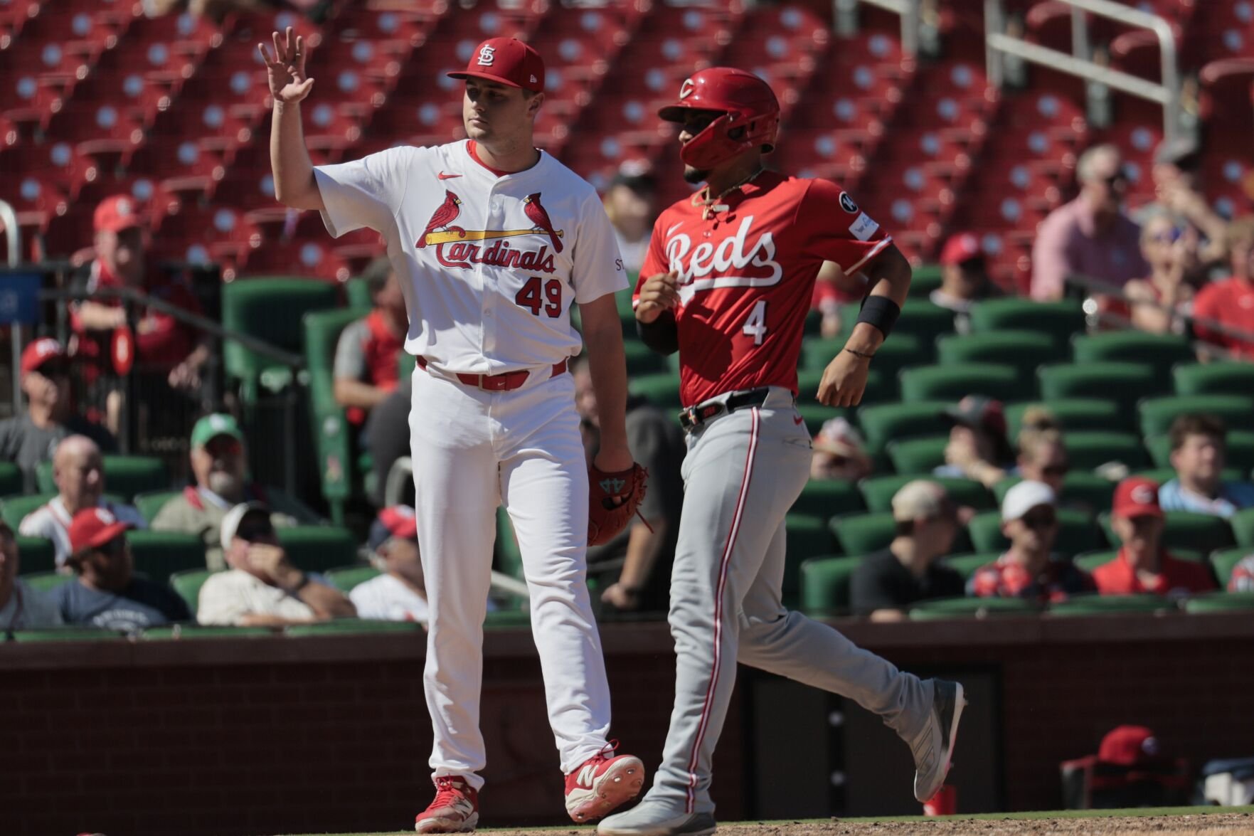 The 51黑料 Cardinals host the Cincinnati Reds.